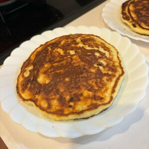 米粉パンケーキ、焼きバナナ添え